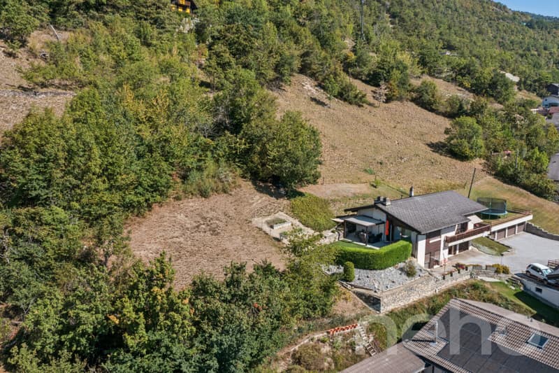 Magnifique terrain constructible de 893 m² à Flanthey (Lens) (1)