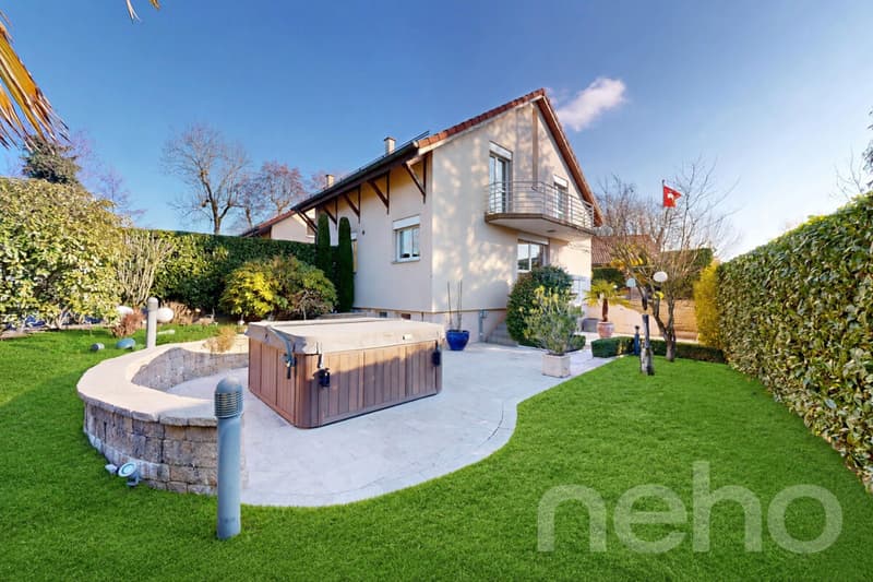Villa familiale avec jardin arboré et jacuzzi à Founex (1)