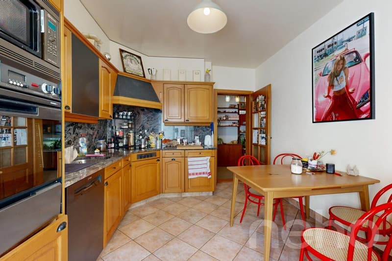 Immeuble mixte 2 Commerces + 3.5 + 8.5 en duplex (5)