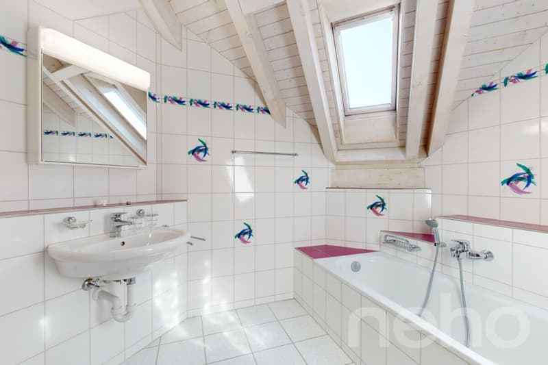 Stilvolle 4.5-Zimmer-Attika-Maisonette mit Charme und Komfort (9)