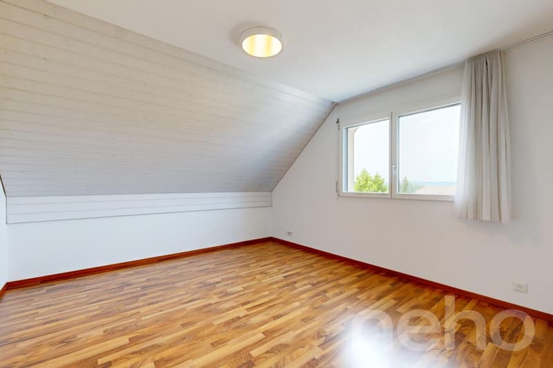 Wohnen auf zwei Ebenen - Stilvolle 4.5 Zimmer-Maisonettewohnung (8)