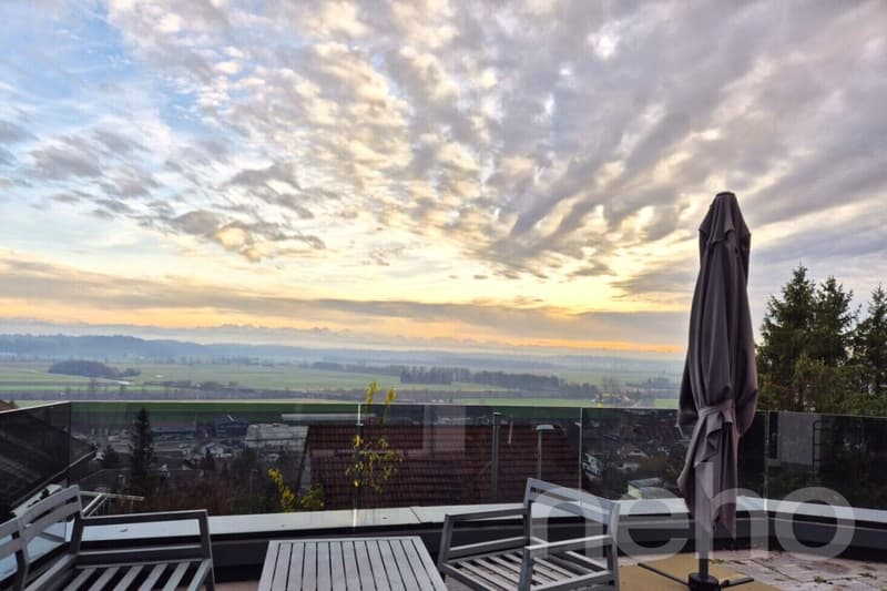 Moderne Terrassenwohnung mit beeindruckender Weitsicht (4)