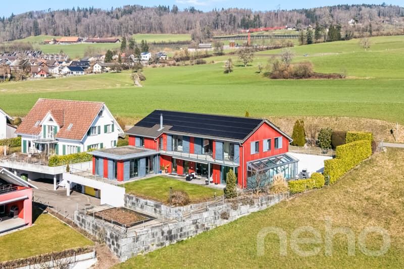 Exklusives Einfamilienhaus mit Weitsicht in idyllischer Lage (2)
