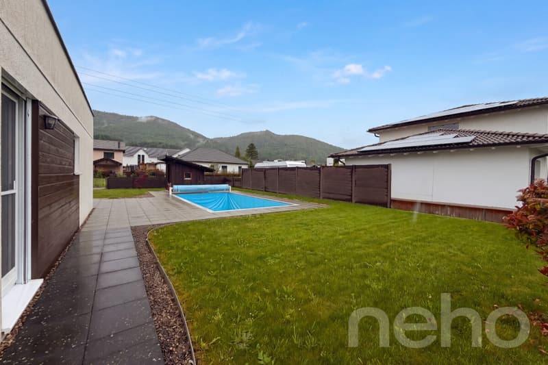 Bungalow mit Pool an ruhiger Lage im Jura (11)