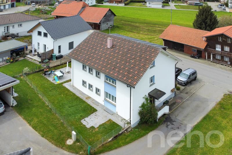 Mehrfamilienhaus im grünen Plasselb (7)