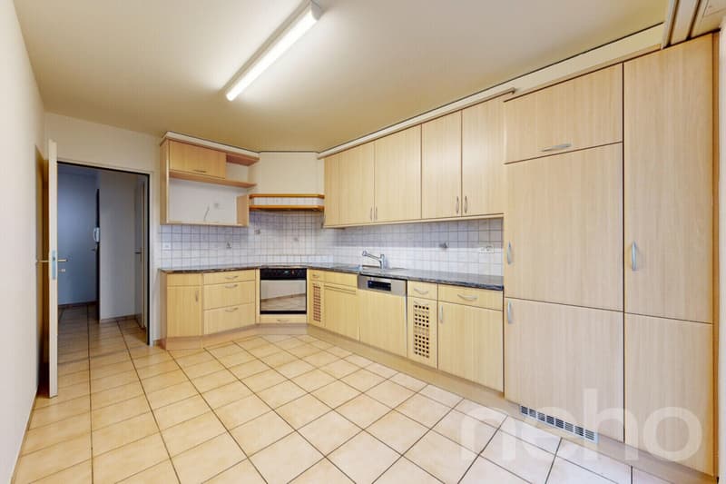 Hell, grosszügig und energieeffizient: 4.5-Zimmer mit Lift" (3)