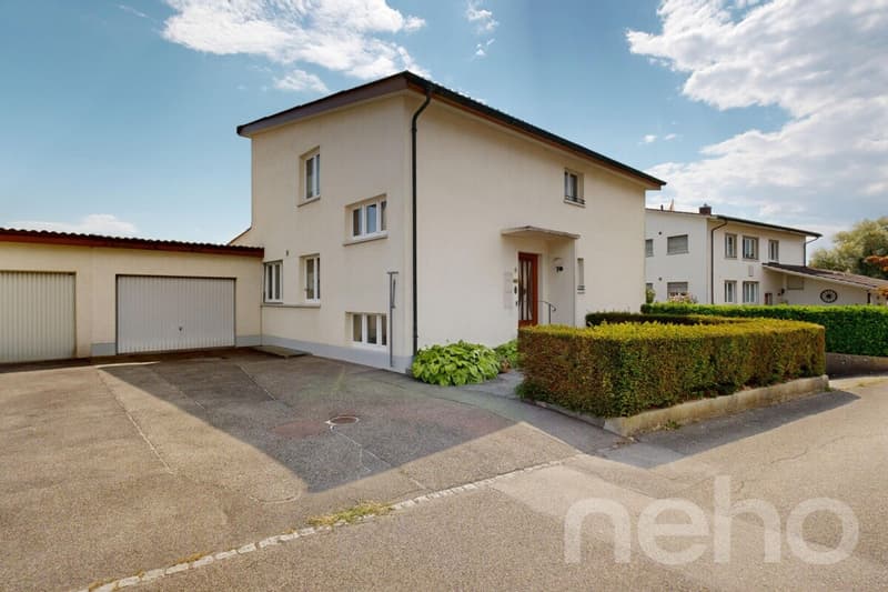 Grosszügiges Einfamilienhaus mit 2 Wohnungen und grossem Garten (9)