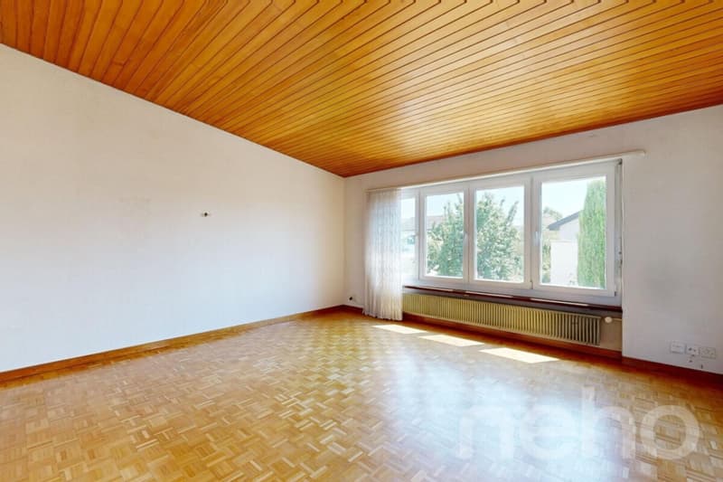 Grosszügiges Einfamilienhaus mit 2 Wohnungen und grossem Garten (8)