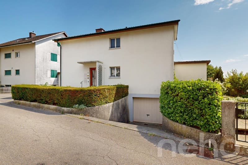 Grosszügiges Einfamilienhaus mit 2 Wohnungen und grossem Garten (7)