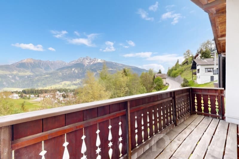 Charmantes Chalet mit Bergsicht und Ausbaupotenzial in Laax (7)