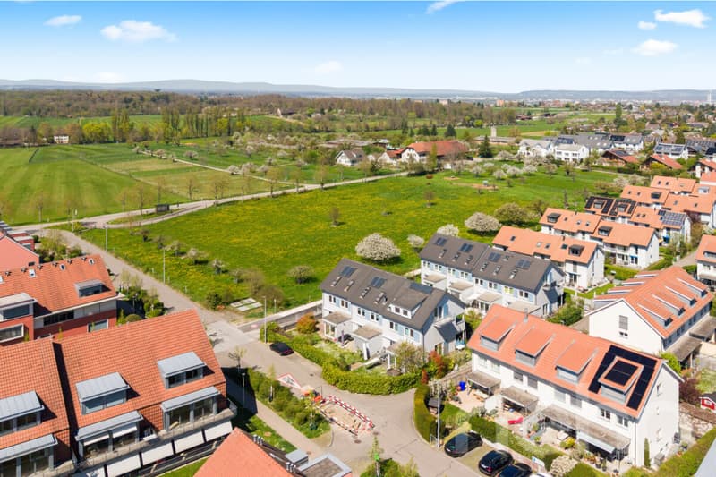 Charmantes Reiheneckhaus mit Garten in ruhiger Lage von Oberwil (1)