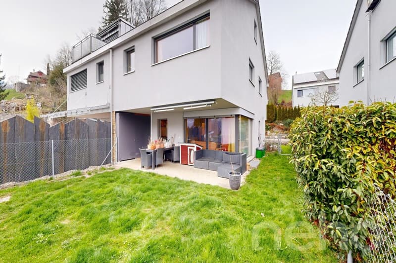 Grosszügiges Doppeleinfamilienhaus an familienfreundlicher Lage (2)