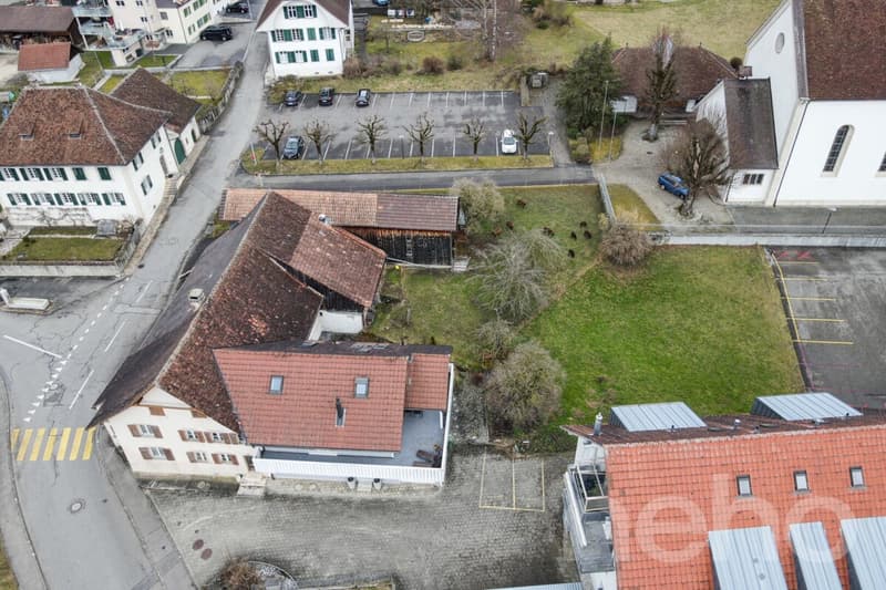 Bauernhaus mit angrenzendem Einfamilienhaus und viel Bauland inkl. (1)