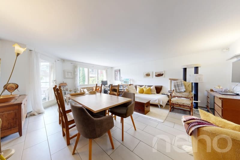 Helle 4.5-Zimmer-Wohnung mit 105 m², Cheminée, 2 Balkonen & Garage (3)