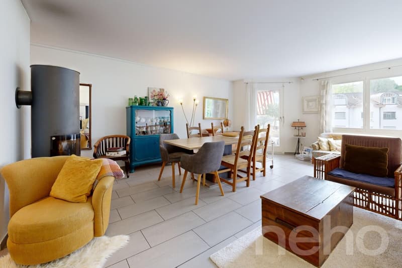 Helle 4.5-Zimmer-Wohnung mit 105 m², Cheminée, 2 Balkonen & Garage (2)