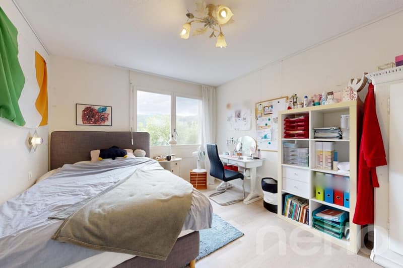 Helle 4.5-Zimmer-Wohnung mit 105 m², Cheminée, 2 Balkonen & Garage (9)