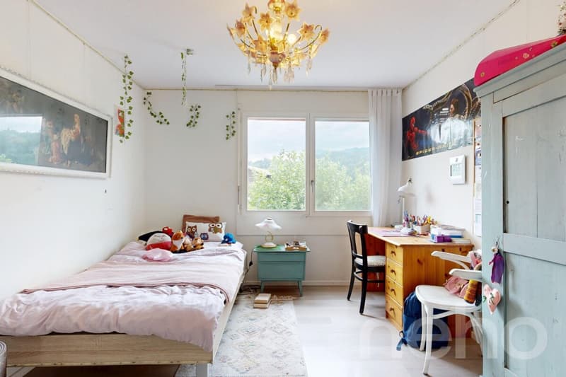 Helle 4.5-Zimmer-Wohnung mit 105 m², Cheminée, 2 Balkonen & Garage (8)