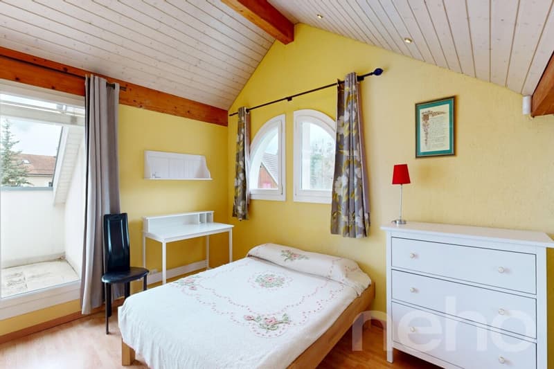 5 pièces, 180 m²: Belle maison mitoyenne en bout avec jardin à Mies (7)