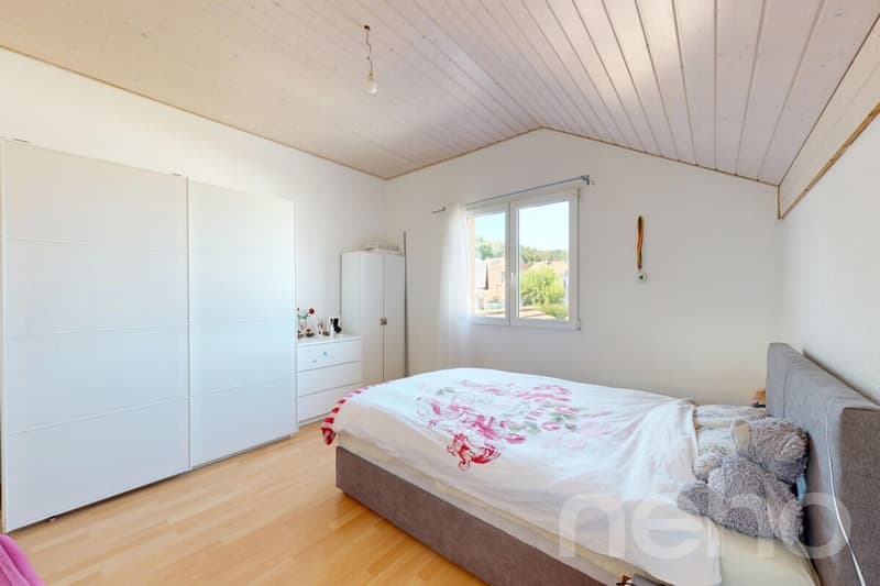Maison familiale avec potentiel de studio ou bureau (9)