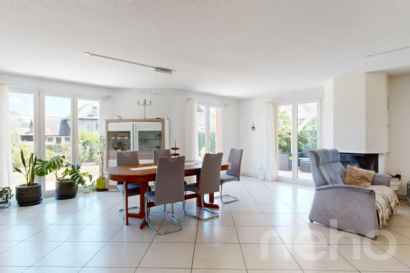 Maison familiale avec potentiel de studio ou bureau (4)