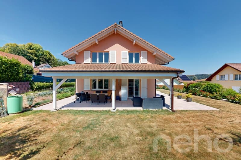 Maison familiale avec potentiel de studio ou bureau (2)