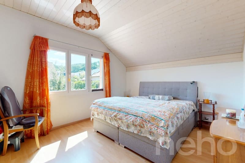 Maison familiale avec potentiel de studio ou bureau (8)