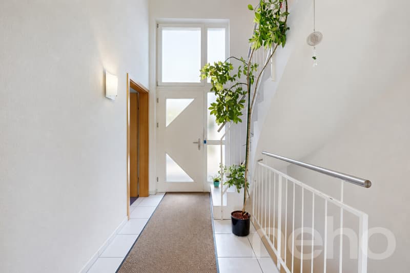 Grosszügiges Zuhause mit Garten, Garage und viel Raum (3)