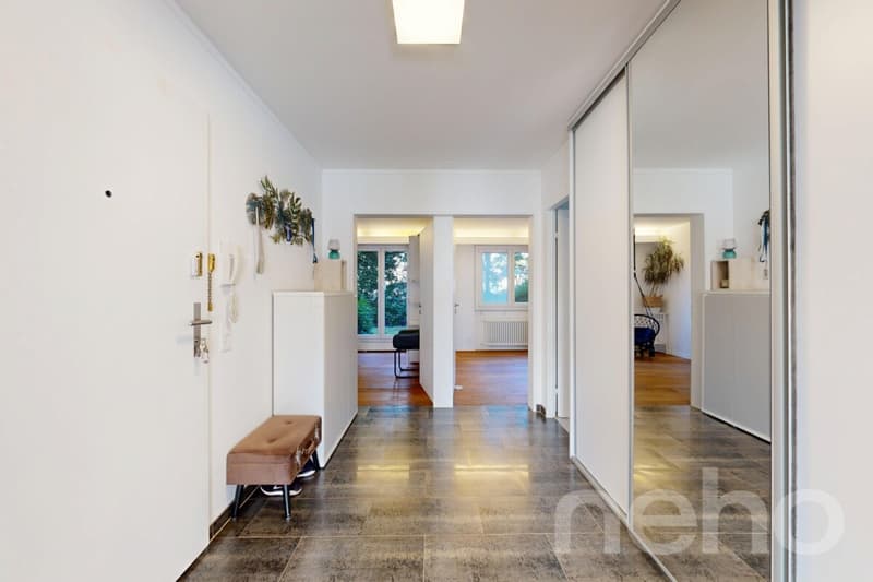 Renovierte 3.5-Zimmer-Wohnung mit Balkon und Garten in Oberwil (4)