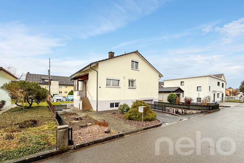 Freistehendes EFH mit viel Potenzial an familienfreundlicher Lage (1)