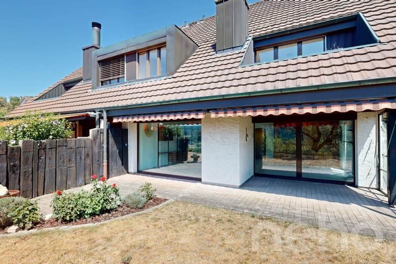 Doppel-Einfamilienhaus mit Weitsicht grosszügigem Garten (11)