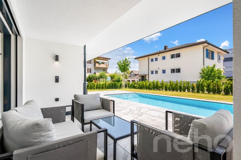 Luxuriöses 7.5 Zimmerhaus mit Aussenpool - Exklusives Wohnen in Suhr (9)