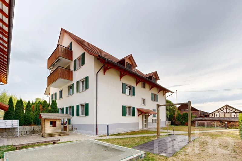 Moderne 4.5-Zimmer-Wohnung mit Balkon an zentraler Lage in Oberhasli (10)