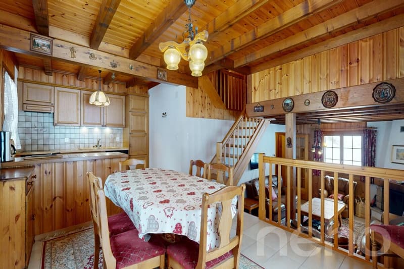 Exclusif : Chalet de 4 chambres avec garage (4)