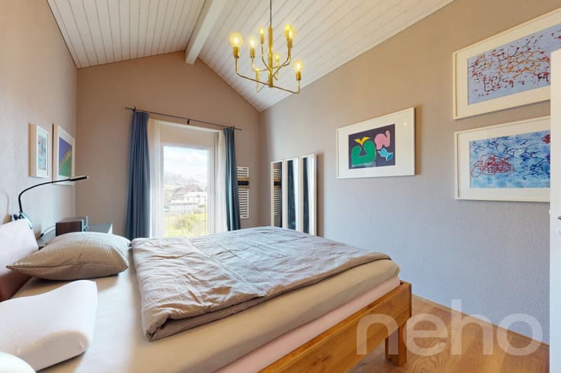 Exklusive 5.5-Attika mit Terrasse, Sauna und viel Platz (4)