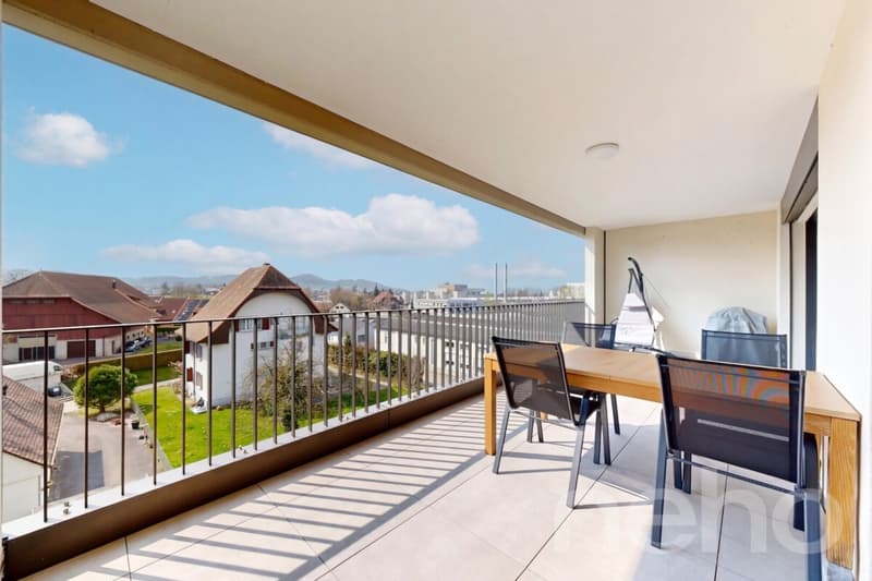 Lumineux 2.5 pièces avec balcon couvert et vue dégagée (2)
