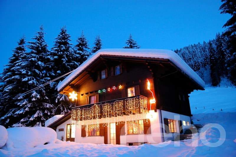Exclusif : Superbe chalet de 5 chambres rénové récemment (11)