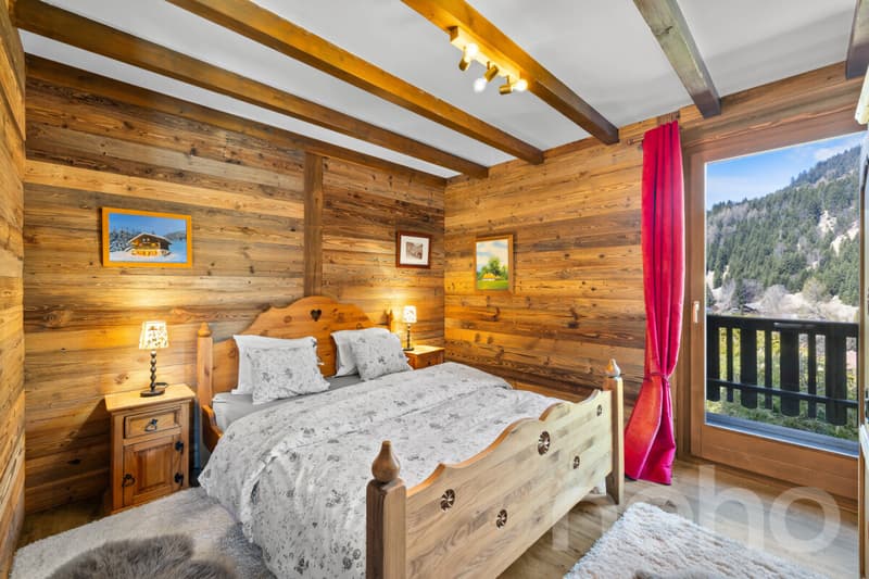 Exclusif : Superbe chalet de 5 chambres rénové récemment (5)