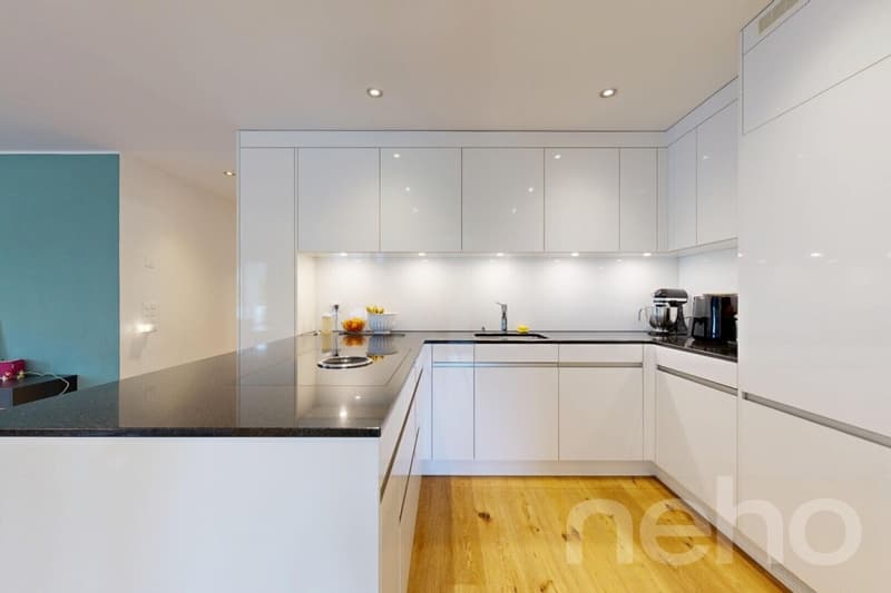 Moderne 5-Zimmer-Wohnung mit grossem Balkon in Boswil (3)