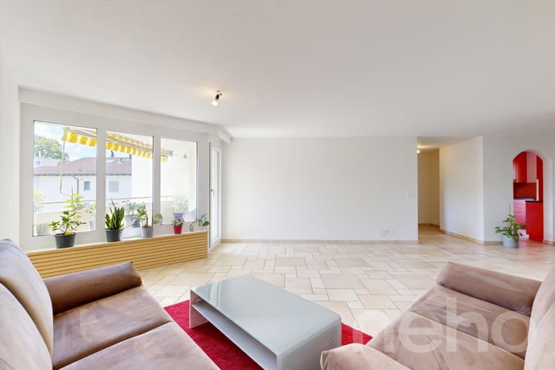 Grosszügige 5.5-Zimmerwohnung mit 2 Balkonen und Lift (4)