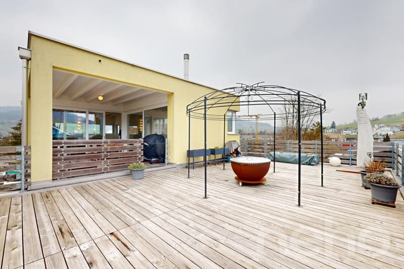 Einfamilienhaus mit vermieteter Werkhalle, PV-Anlage und Potenzial (2)