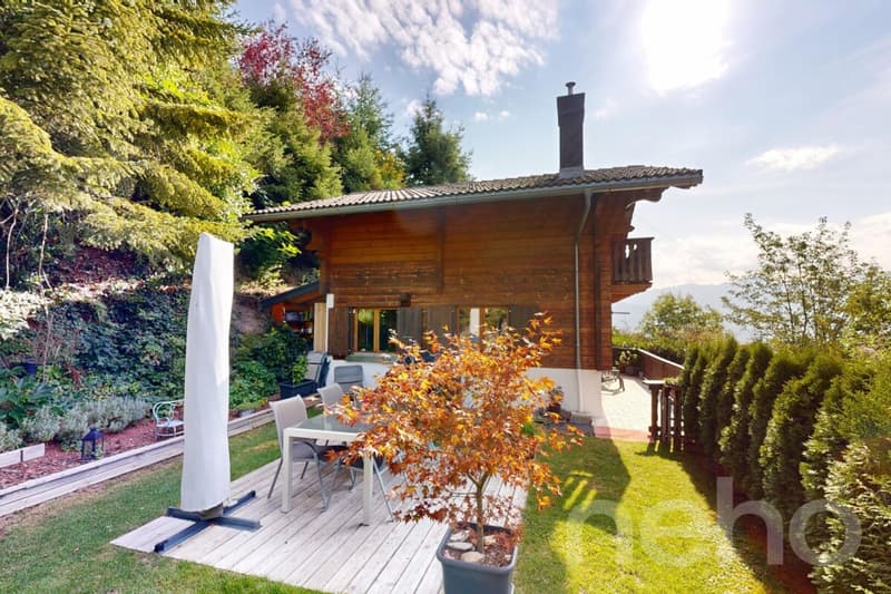 Exclusif: Chalet de 3 chambres avec une magnifique vue (1)
