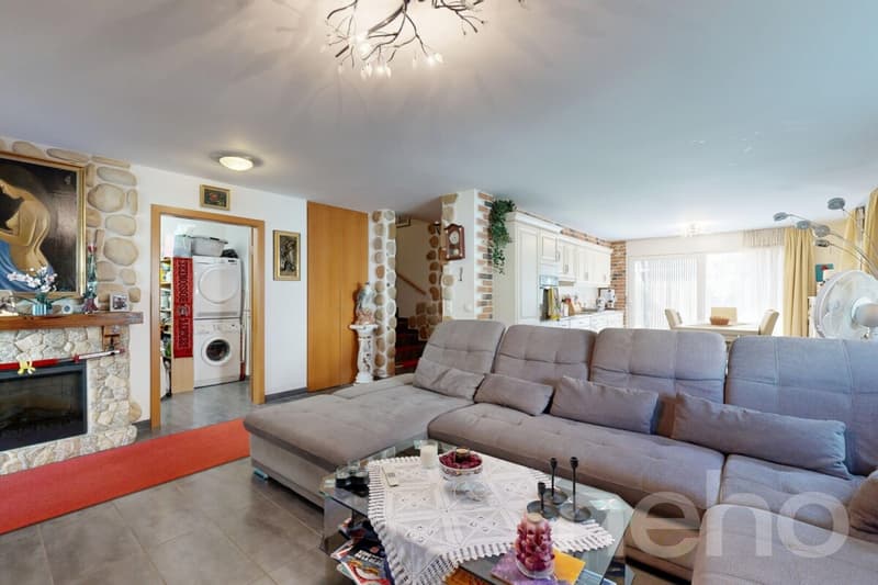 Maison mitoyenne familiale avec jardin et combles à aménager à Aigle (1)