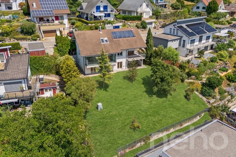 Grosszügiges 6.5Zi-Einfamilienhaus mit Garten und traumhafter Aussicht (1)