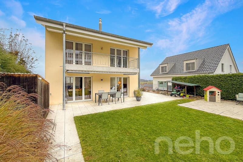 Modernes Zuhause mit hochwertigem Ausbau & gepflegtem Gartenparadies (1)