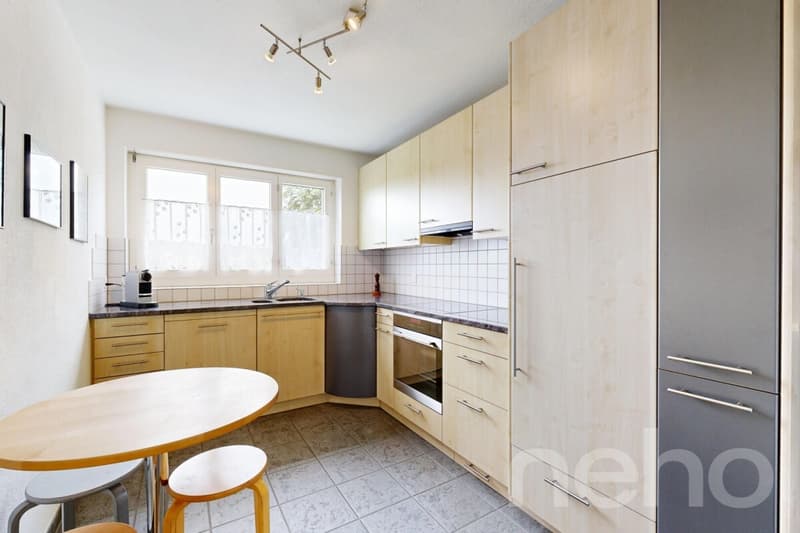 Einfamilienhaus mit grosszügigem Garten und gedecktem Sitzplatz (5)