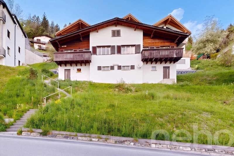 Charmantes Chalet mit Bergsicht und Ausbaupotenzial in Laax (2)