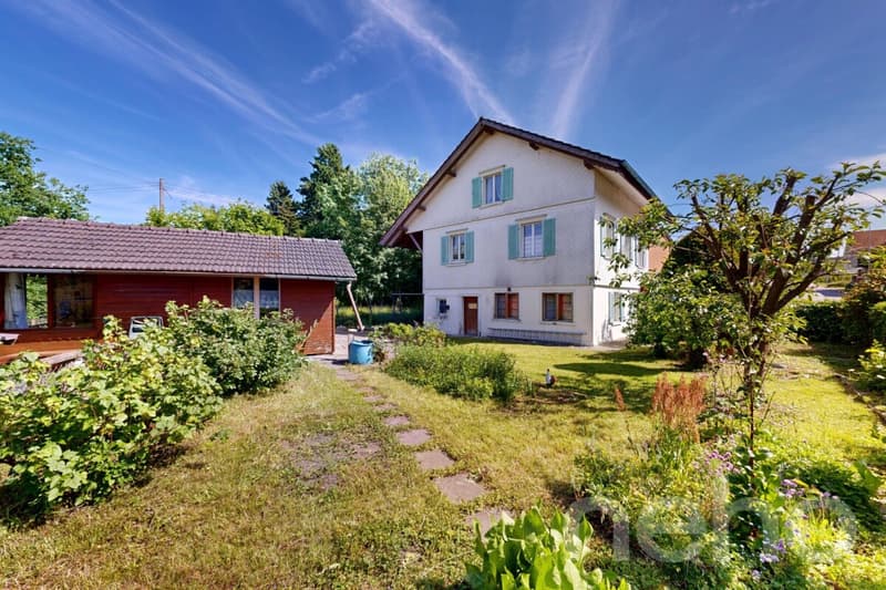 Charmantes Einfamilienhaus mit Weitblick ins Grüne in Kesswil TG (1)