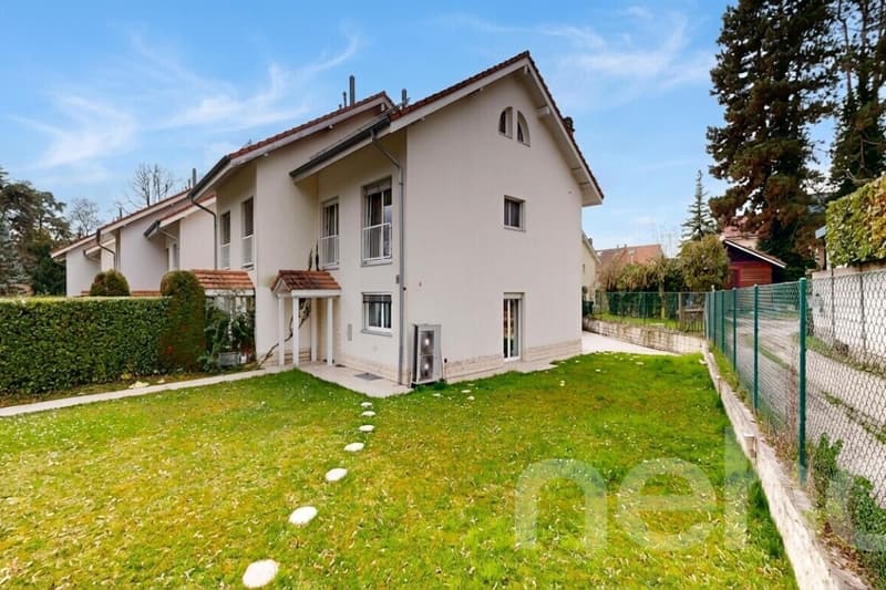 5 pièces, 180 m²: Belle maison mitoyenne en bout avec jardin à Mies (1)