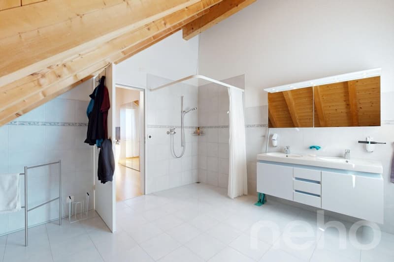Attraktives 5.5-Zimmer-Einfamilienhaus im Grünen (8)