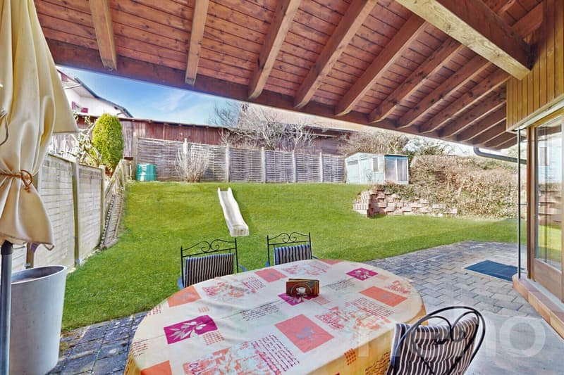 À rafraîchir: Grande villa familiale avec jardin, situation idéale (12)